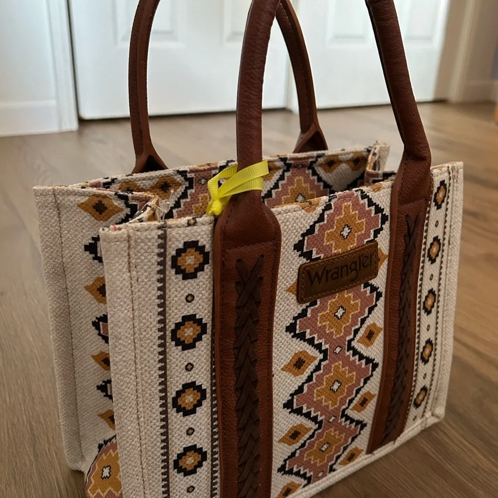 Wrangler x Montana West Tote - Picture 3 of 11